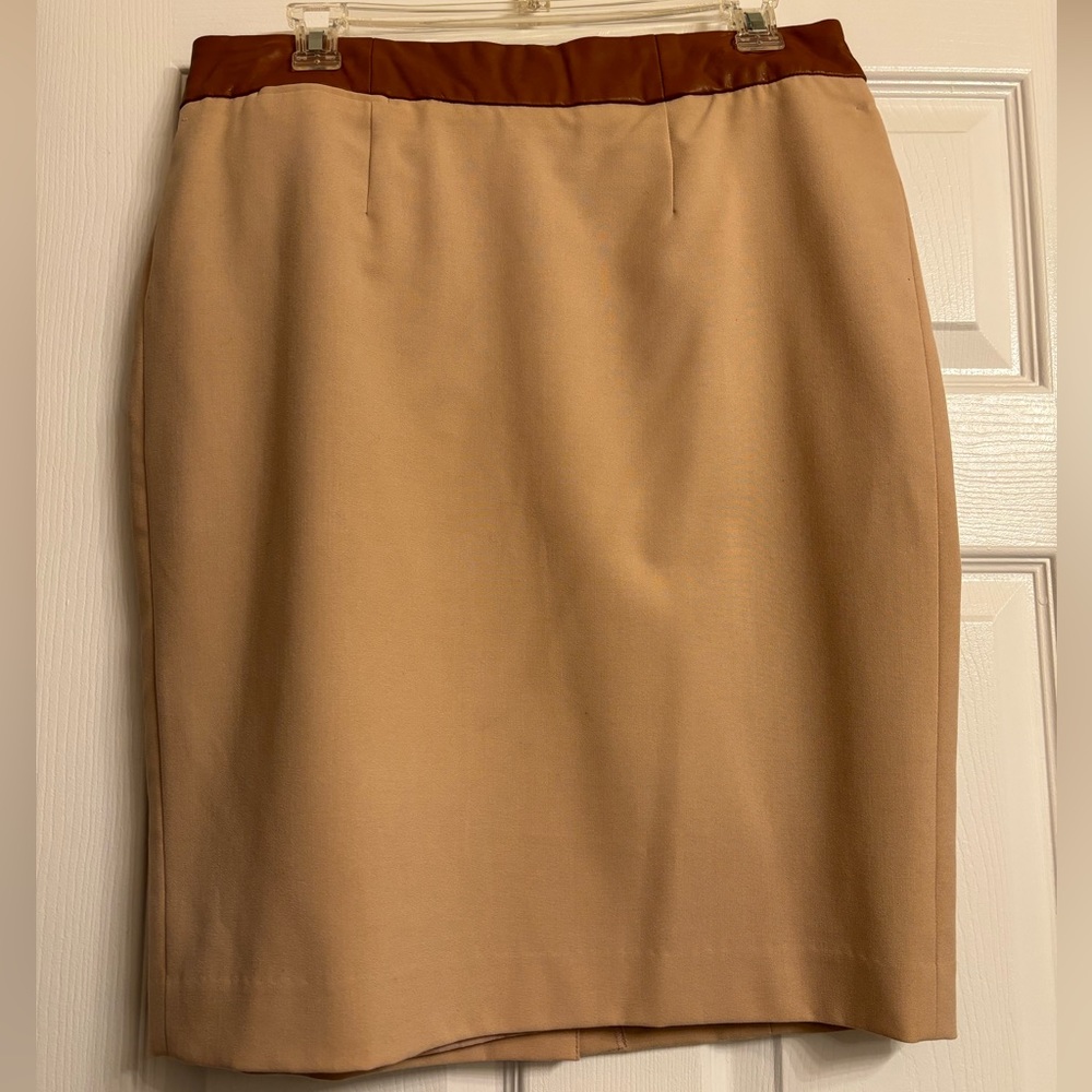 Calvin Klein tan pencil skirt with faux leather waist. Size 10.